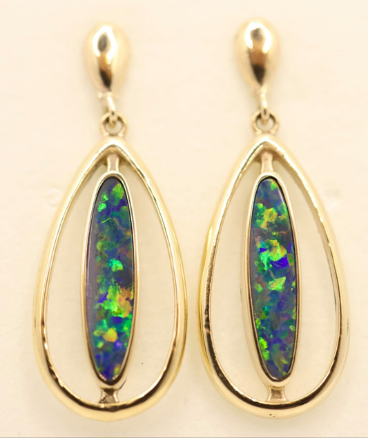 Lightning Ridge Opal Set in 9ct Yellow Gold