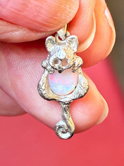 9ct Gold & Opal Possum Pendant