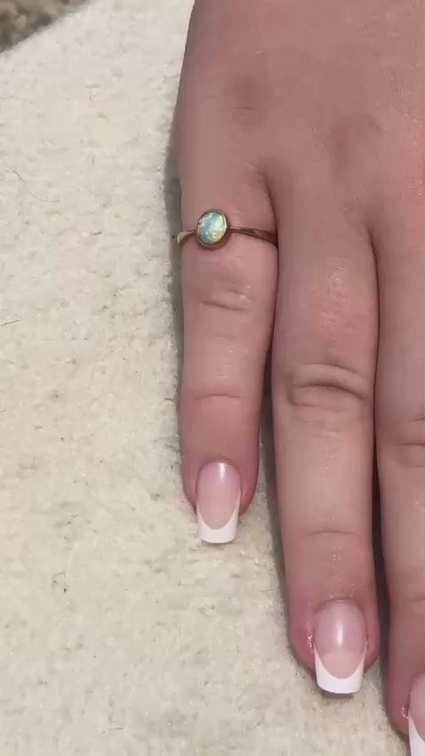 Lightning Ridge Opal Ring Set in 9ct Yellow Gold [G4]