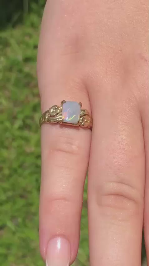 Lightning Ridge Opal Ring Set in 9ct Yellow Gold [G2]